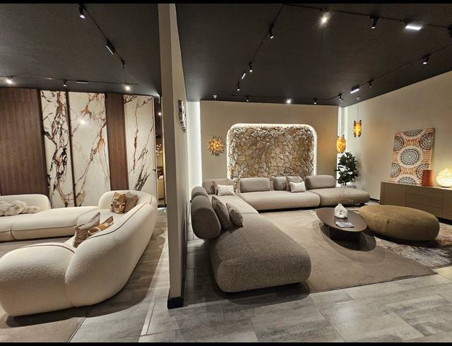 1,000M² SHOWROOM TO LET IN KRAMERVILLE